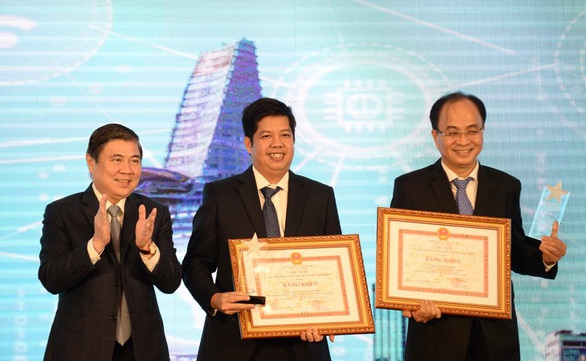 Trao giải thưởng Công nghệ thông tin - Truyền thông TP.HCM lần thứ 11 - Ảnh 1. Trao giải thưởng Công nghệ thông tin - Truyền thông TP.HCM lần thứ 11 - Ảnh 1.