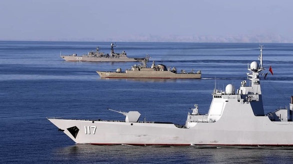 Iran thề bắn hạ máy bay dám do thám cuộc tập trận Nga - Trung - Iran - Ảnh 1. Iran thề bắn hạ máy bay dám do thám cuộc tập trận Nga - Trung - Iran - Ảnh 1.