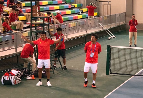 Quần vợt SEA Games bị hoãn 4 lần vì trời mưa bão - Ảnh 4. Quần vợt SEA Games bị hoãn 4 lần vì trời mưa bão - Ảnh 4.