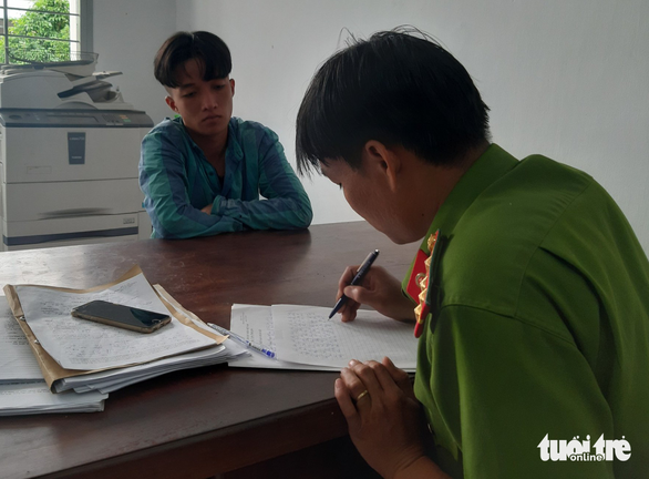 Bắt nhóm thanh niên lừa nạn nhân đi khách sạn để cướp tài sản - Ảnh 1. Bắt nhóm thanh niên lừa nạn nhân đi khách sạn để cướp tài sản - Ảnh 1.