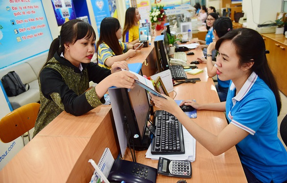 Giá vé máy bay tết Canh Tý: Khách hàng hoa mắt, xuất ngoại còn rẻ hơn - Ảnh 1. Giá vé máy bay tết Canh Tý: Khách hàng hoa mắt, xuất ngoại còn rẻ hơn - Ảnh 1.