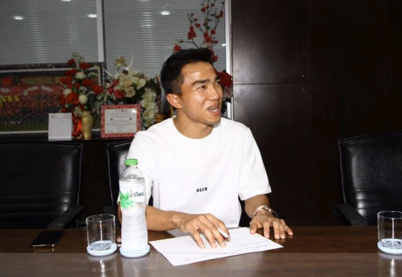 Chanathip: Thu nhập thấp khiến cầu thủ Việt Nam luôn thi đấu khát khao và kỷ luật - Ảnh 1. Chanathip: Thu nhập thấp khiến cầu thủ Việt Nam luôn thi đấu khát khao và kỷ luật - Ảnh 1.