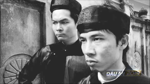 Chết cười với video 1977 Vlog giải mã sự tha hóa của Chí Phèo - Ảnh 2. Chết cười với video 1977 Vlog giải mã sự tha hóa của Chí Phèo - Ảnh 2.