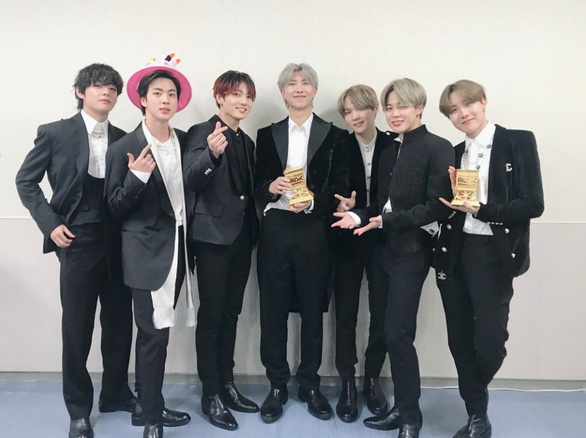 Hoàng Thùy Linh, K-ICM và Jack đoạt giải MAMA 2019 tại Nhật Bản - Ảnh 4. Hoàng Thùy Linh, K-ICM và Jack đoạt giải MAMA 2019 tại Nhật Bản - Ảnh 4.