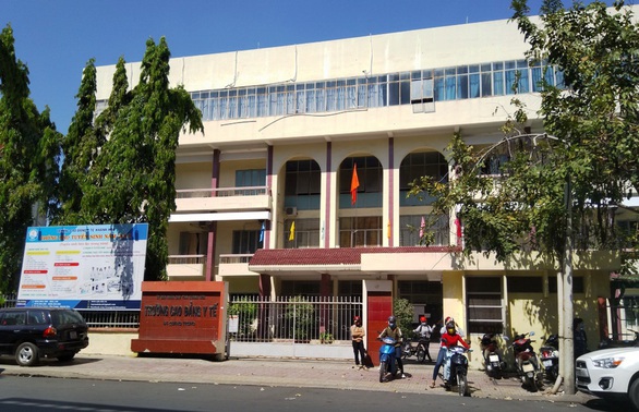 Một trường cao đẳng lạm thu của sinh viên gần 20 tỉ đồng - Ảnh 1. Một trường cao đẳng lạm thu của sinh viên gần 20 tỉ đồng - Ảnh 1.