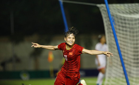 Nữ Việt Nam - Philippines 2-0: Tuyệt vời các cô gái Việt Nam - Ảnh 3.