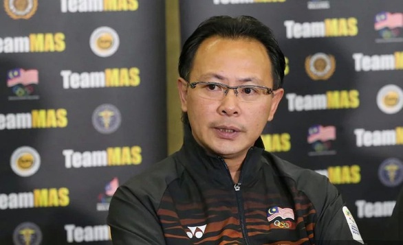 HLV Ong Kim Swee của tuyển U22 Malaysia mất việc - Ảnh 1. HLV Ong Kim Swee của tuyển U22 Malaysia mất việc - Ảnh 1.