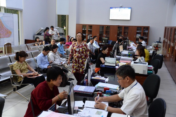 Phó chủ tịch Võ Văn Hoan: Việc bình bầu còn nể nang, nhất là lính đánh giá sếp - Ảnh 3. Phó chủ tịch Võ Văn Hoan: Việc bình bầu còn nể nang, nhất là lính đánh giá sếp - Ảnh 3.