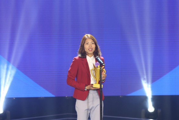 Quang Hải giành danh hiệu VĐV nam của năm - Cup Chiến thắng 2018 - Ảnh 2. Quang Hải giành danh hiệu VĐV nam của năm - Cup Chiến thắng 2018 - Ảnh 2.