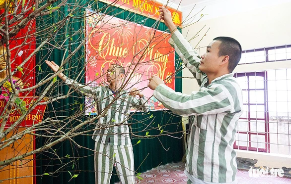 Phạm nhân tự nấu bữa cơm tất niên đặc biệt của mình - Ảnh 3. Phạm nhân tự nấu bữa cơm tất niên đặc biệt của mình - Ảnh 3.