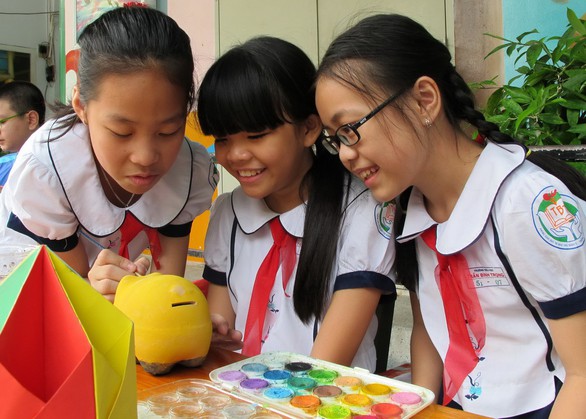 Cấm học sinh đem theo tiền khi đi học, nên không? - Ảnh 1. Cấm học sinh đem theo tiền khi đi học, nên không? - Ảnh 1.