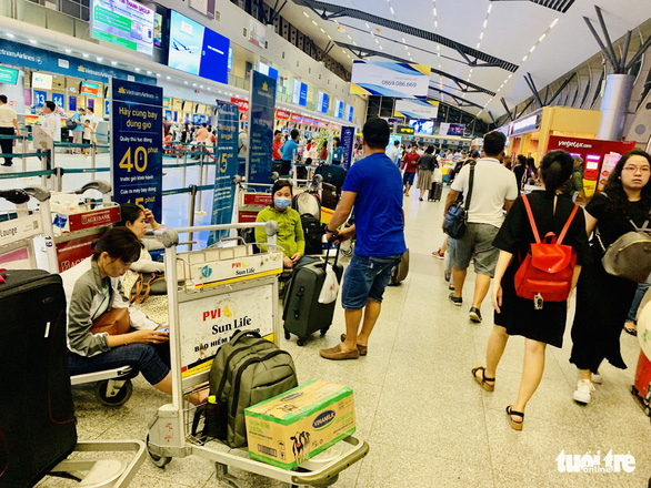 Yêu cầu đại lý vé máy bay chơi khăm khách giải trình - Ảnh 2. Yêu cầu đại lý vé máy bay chơi khăm khách giải trình - Ảnh 2.