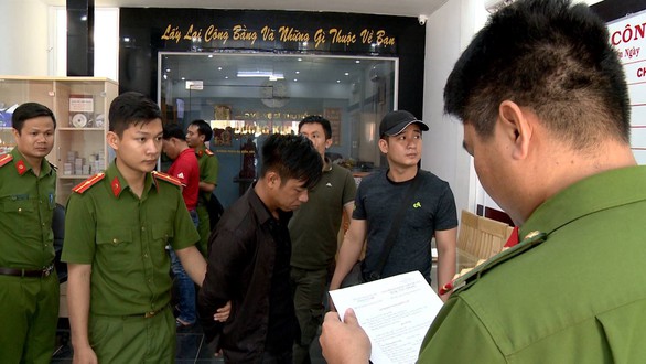 Chủ tịch công ty thu hồi nợ sử dụng, tàng trữ ma túy và vũ khí - Ảnh 3. Chủ tịch công ty thu hồi nợ sử dụng, tàng trữ ma túy và vũ khí - Ảnh 3.