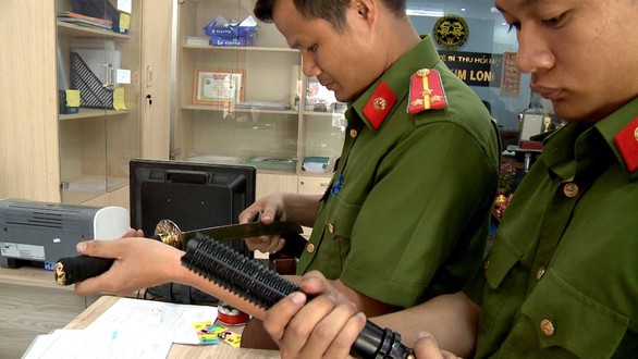 Chủ tịch công ty thu hồi nợ sử dụng, tàng trữ ma túy và vũ khí - Ảnh 4. Chủ tịch công ty thu hồi nợ sử dụng, tàng trữ ma túy và vũ khí - Ảnh 4.