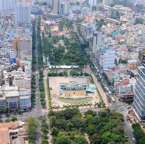Khẩn trương có phương án di dời sân khấu Sen Hồng ở công viên 23-9 - Ảnh 2. Khẩn trương có phương án di dời sân khấu Sen Hồng ở công viên 23-9 - Ảnh 2.