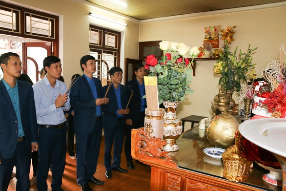 40 năm cuộc chiến vệ quốc 1979: dâng hương, tri ân liệt sĩ Lê Đình Chinh - Ảnh 1. 40 năm cuộc chiến vệ quốc 1979: dâng hương, tri ân liệt sĩ Lê Đình Chinh - Ảnh 1.