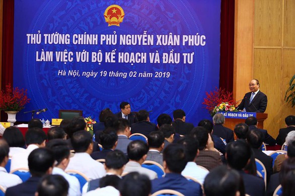 Lúc nào cũng hách dịch, quan liêu thì sao vì dân được? - Ảnh 1. Lúc nào cũng hách dịch, quan liêu thì sao vì dân được? - Ảnh 1.