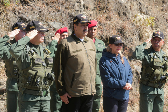 Tướng không quân Venezuela công nhận ‘Tổng thống lâm thời’ Guaido - Ảnh 2. Tướng không quân Venezuela công nhận ‘Tổng thống lâm thời’ Guaido - Ảnh 2.