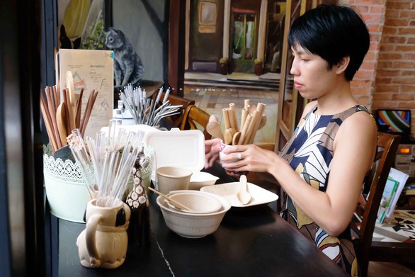 Bảo vệ môi trường không chỉ là chuyện ngưng xả rác - Ảnh 1. Bảo vệ môi trường không chỉ là chuyện ngưng xả rác - Ảnh 1.