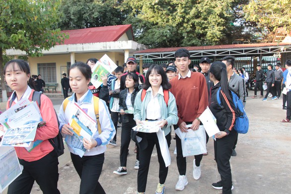 Bắt đầu tư vấn tuyển sinh hướng nghiệp tại Đắk Lắk - Ảnh 1. Bắt đầu tư vấn tuyển sinh hướng nghiệp tại Đắk Lắk - Ảnh 1.