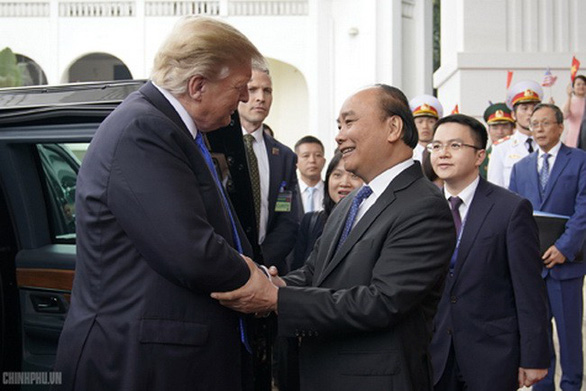 Thủ tướng Nguyễn Xuân Phúc hội kiến Tổng thống Trump - Ảnh 4. Thủ tướng Nguyễn Xuân Phúc hội kiến Tổng thống Trump - Ảnh 4.