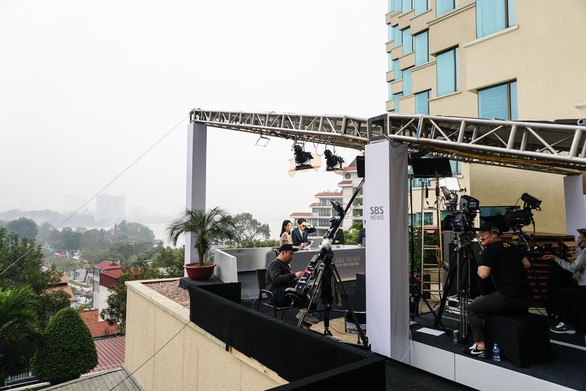 Vào trường quay di động truyền hình Hàn để biết họ chuyên nghiệp cỡ nào - Ảnh 6. Vào trường quay di động truyền hình Hàn để biết họ chuyên nghiệp cỡ nào - Ảnh 6.