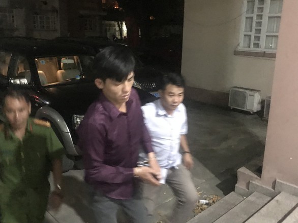 Hai nghi phạm cướp 2,2 tỉ đồng là nhân viên cũ trạm thu phí - Ảnh 2. Hai nghi phạm cướp 2,2 tỉ đồng là nhân viên cũ trạm thu phí - Ảnh 2.