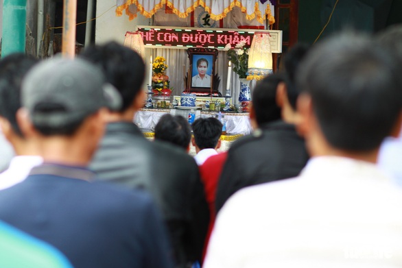 Thôn xóm u buồn tiễn đưa nhóm học sinh lớp 9 chết đuối - Ảnh 1. Thôn xóm u buồn tiễn đưa nhóm học sinh lớp 9 chết đuối - Ảnh 1.