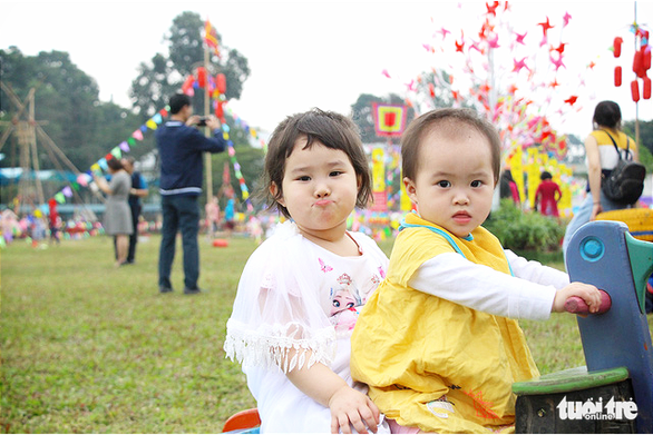 Lạ mắt với vườn chong chóng rực rỡ ở Hoàng Thành Thăng Long - Ảnh 11. Lạ mắt với vườn chong chóng rực rỡ ở Hoàng Thành Thăng Long - Ảnh 11.