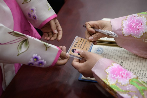 Dân Triều Tiên nô nức đi bầu cử Quốc hội - Ảnh 7. Dân Triều Tiên nô nức đi bầu cử Quốc hội - Ảnh 7.