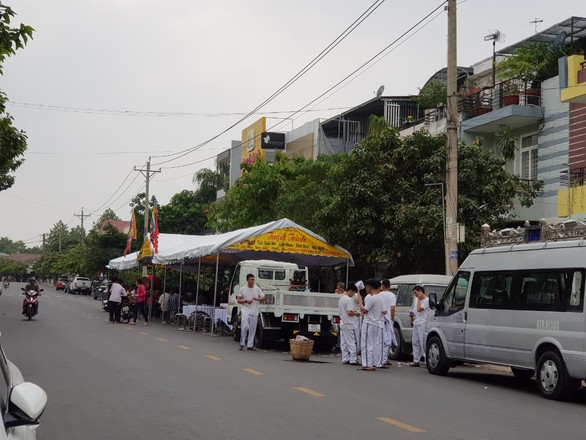Vụ nữ sinh 14 tuổi đâm chết cha: Bộc phát vì bị cha đánh - Ảnh 1. Vụ nữ sinh 14 tuổi đâm chết cha: Bộc phát vì bị cha đánh - Ảnh 1.