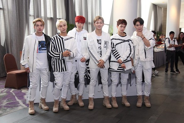 Nhóm nhạc đa quốc tịch Z-Boys và Z-Girls chào sân khán giả Việt Nam - Ảnh 3. Nhóm nhạc đa quốc tịch Z-Boys và Z-Girls chào sân khán giả Việt Nam - Ảnh 3.