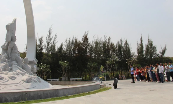 Biết ơn các chiến sĩ Gạc Ma vô bờ bến - Ảnh 1. Biết ơn các chiến sĩ Gạc Ma vô bờ bến - Ảnh 1.