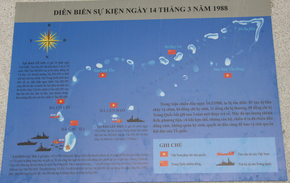 Hàng ngàn người đến tưởng niệm các chiến sĩ Gạc Ma - Ảnh 4. Hàng ngàn người đến tưởng niệm các chiến sĩ Gạc Ma - Ảnh 4.