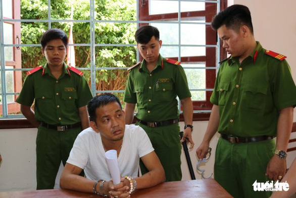 Khởi tố nhóm thanh niên bắt giữ người trái pháp luật - Ảnh 1. Khởi tố nhóm thanh niên bắt giữ người trái pháp luật - Ảnh 1.