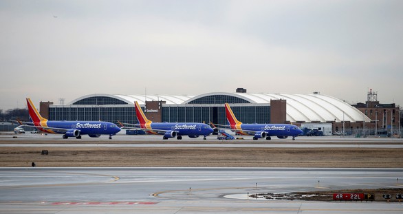 Boeing 737 MAX nằm đất ít nhất vài tuần để cập nhật phần mềm - Ảnh 1. Boeing 737 MAX nằm đất ít nhất vài tuần để cập nhật phần mềm - Ảnh 1.