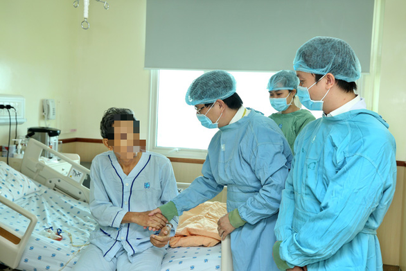 Lần đầu tiên tại Việt Nam: 2 bệnh nhân nhận gan từ người hiến chết não - Ảnh 1. Lần đầu tiên tại Việt Nam: 2 bệnh nhân nhận gan từ người hiến chết não - Ảnh 1.