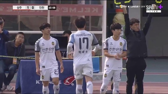 Công Phượng đói bóng trong 27 phút góp mặt ở trận Incheon thua Sangju 0-2 - Ảnh 1. Công Phượng đói bóng trong 27 phút góp mặt ở trận Incheon thua Sangju 0-2 - Ảnh 1.