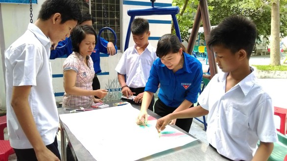 Cô bí thư dốc lòng thực hiện mơ ước của trẻ kém may mắn - Ảnh 1. Cô bí thư dốc lòng thực hiện mơ ước của trẻ kém may mắn - Ảnh 1.
