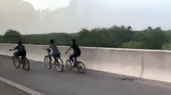 Nguy cơ tai nạn trên đường cao tốc - Ảnh 2. Nguy cơ tai nạn trên đường cao tốc - Ảnh 2.