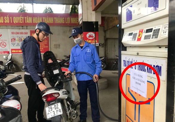 Một số cửa hàng ở Hà Nội dừng bán xăng RON95 - Ảnh 1. Một số cửa hàng ở Hà Nội dừng bán xăng RON95 - Ảnh 1.