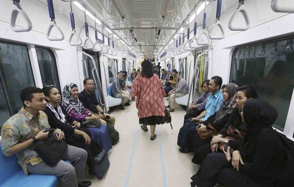 Metro: văn hóa giao thông mới ở Indonesia - Ảnh 1. Metro: văn hóa giao thông mới ở Indonesia - Ảnh 1.