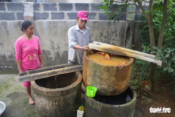Cách trung tâm huyện vài cây số, hàng ngàn hộ dân khát nước sạch - Ảnh 1. Cách trung tâm huyện vài cây số, hàng ngàn hộ dân khát nước sạch - Ảnh 1.