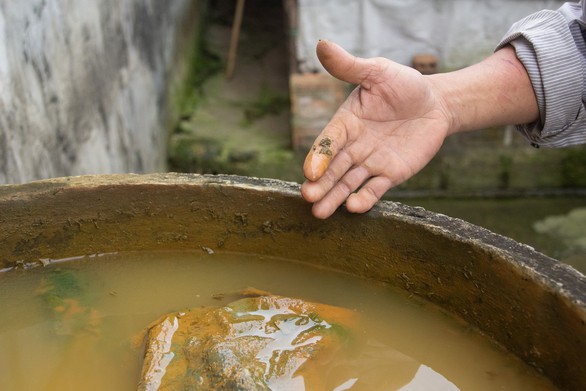 Cách trung tâm huyện vài cây số, hàng ngàn hộ dân khát nước sạch - Ảnh 2. Cách trung tâm huyện vài cây số, hàng ngàn hộ dân khát nước sạch - Ảnh 2.