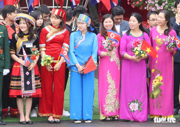 Chủ tịch Kim Jong Un vẫy chào Việt Nam, tàu rời ga Đồng Đăng - Ảnh 26. Chủ tịch Kim Jong Un vẫy chào Việt Nam, tàu rời ga Đồng Đăng - Ảnh 26.
