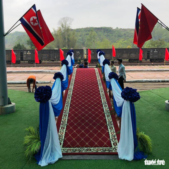 Chủ tịch Kim Jong Un vẫy chào Việt Nam, tàu rời ga Đồng Đăng - Ảnh 20. Chủ tịch Kim Jong Un vẫy chào Việt Nam, tàu rời ga Đồng Đăng - Ảnh 20.