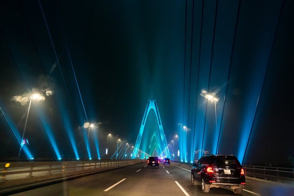 Nhiều công trình sẽ thắp đèn xanh vì người tự kỷ - Ảnh 1. Nhiều công trình sẽ thắp đèn xanh vì người tự kỷ - Ảnh 1.