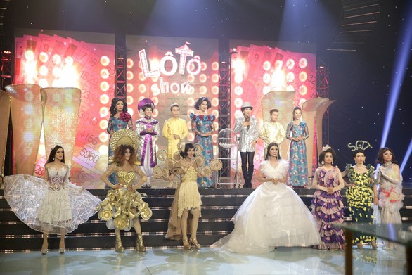 Sài Gòn Tân Thời đoạt quán quân Lô tô show - Gánh hát ngàn hoa - Ảnh 2. Sài Gòn Tân Thời đoạt quán quân Lô tô show - Gánh hát ngàn hoa - Ảnh 2.