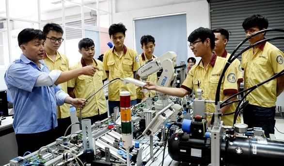 Phân luồng sau THCS: Nói mãi mà...vẫn dồn cục - Ảnh 1. Phân luồng sau THCS: Nói mãi mà...vẫn dồn cục - Ảnh 1.