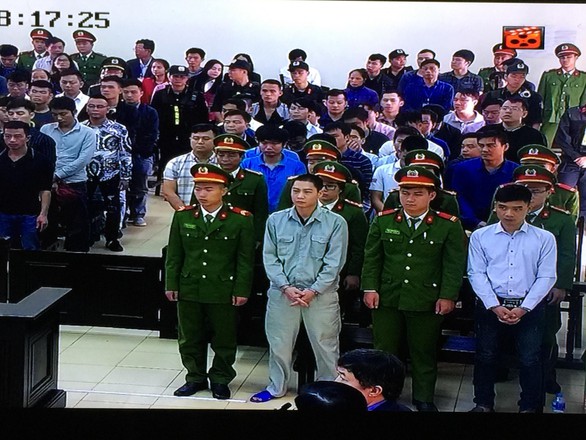 Hai trùm đường dây đánh bạc ngàn tỉ vắng mặt phiên phúc thẩm - Ảnh 1. Hai trùm đường dây đánh bạc ngàn tỉ vắng mặt phiên phúc thẩm - Ảnh 1.
